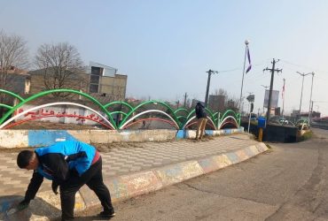 زیبا سازی و رنگ آمیزی جداول داخل شهر تولم شهر