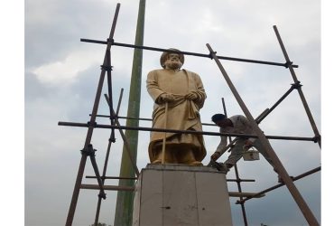 رنگ آمیزی تمثال آیت الله احسانبخش