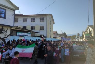 حضور پررنگ دانش‌آموزان بخش تولمات در راهپیمایی ۱۳ آبان 1404