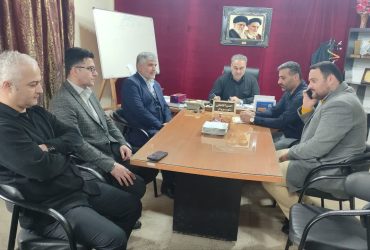 جلسه شهردار بخشدار و کارمندان شهرداری تولم شهر جهت برگزاری راهپیمایی ۲۲بهمن