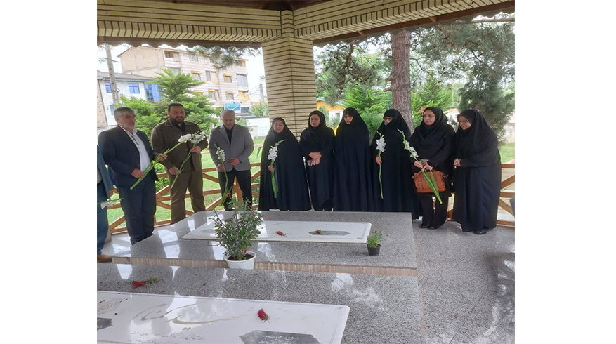 گلباران قبور پاک شهدای گمنام