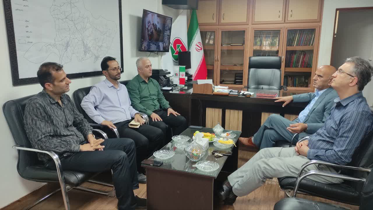 جلسه سرپرست شهرداری تولم شهر و اعضای محترم شورای اسلامی شهر با ریاست اداره راه شهرستان صومعه سرا