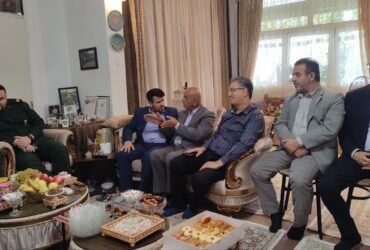 دیدار مسئولان تولم‌شهر با خانواده معظم شهید علیرضا غلامی‌فر